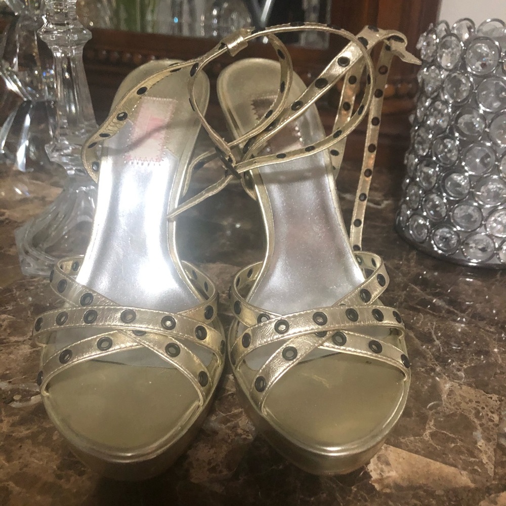 JLo heels - Picture 3 of 4